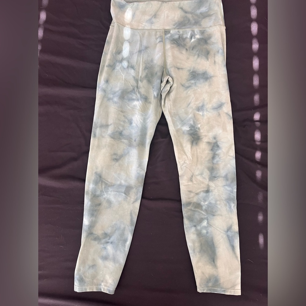 Joy lab blue and green tie dye workout set with leggings and sports bra